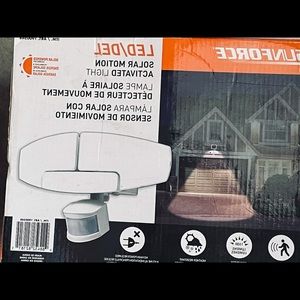 LED solar motion light